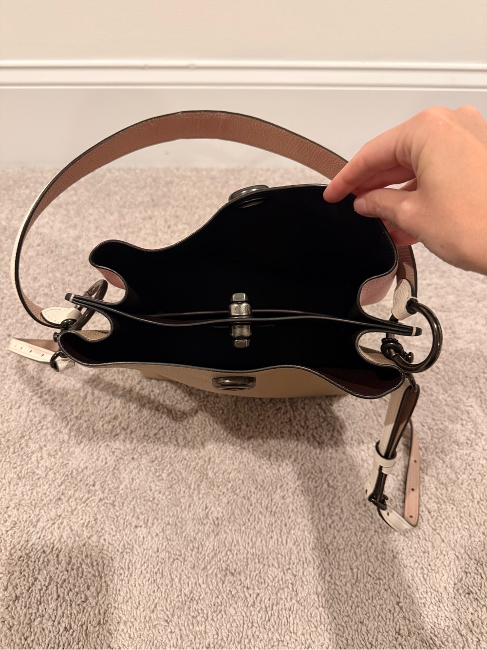 Coach Charlie Bucket Bag with matching wallet - Picture 5 of 12